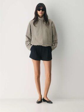 NWOT Artizia The Effortless Short™ Mini - Crepette™ in black size 8